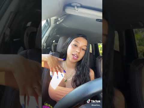 Sariixo singing in the car