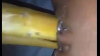 Jessica La Negra Masturbandose Con Un Platano y Pide A Grito