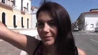 Studentessa Italiana Scopata all’Aperto